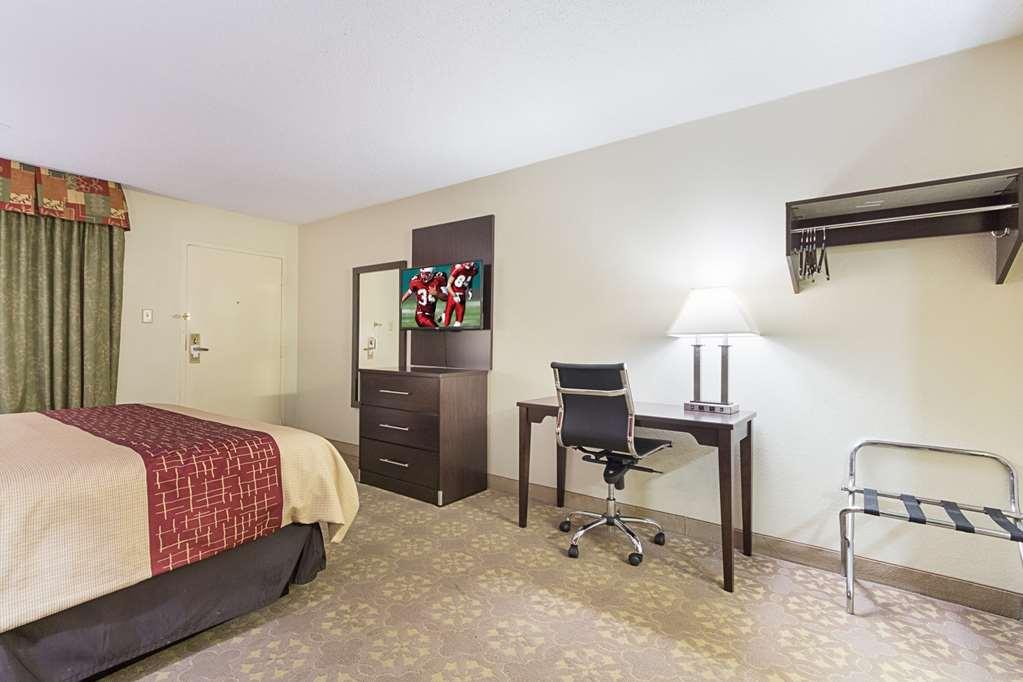 Red Roof Inn Plus+ Dallas - アディスン 部屋 写真