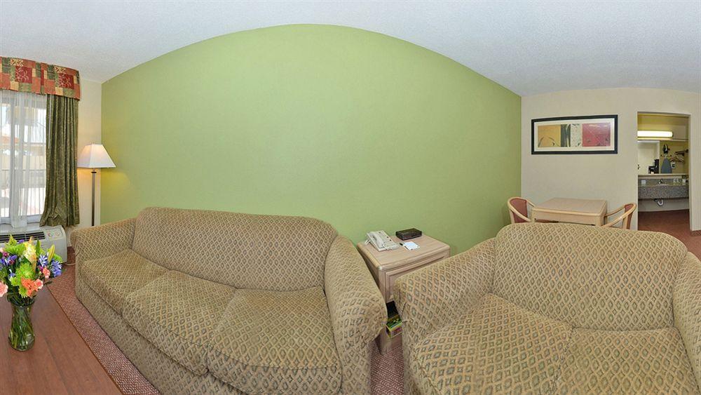 Red Roof Inn Plus+ Dallas - アディスン エクステリア 写真