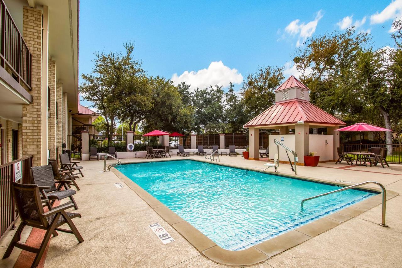 Red Roof Inn Plus+ Dallas - アディスン エクステリア 写真