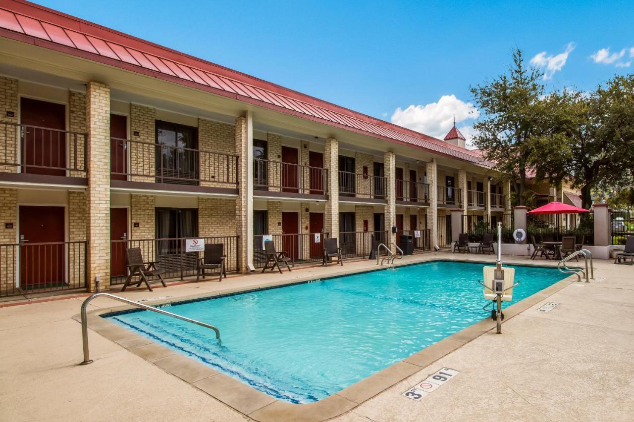 Red Roof Inn Plus+ Dallas - アディスン エクステリア 写真