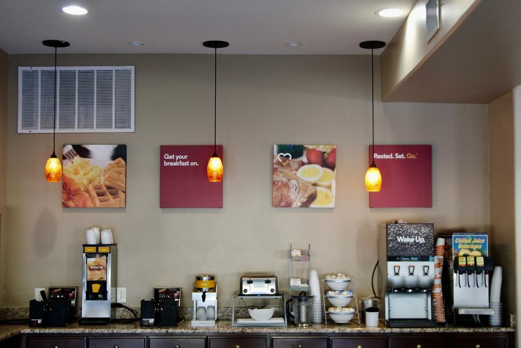 Red Roof Inn Plus+ Dallas - アディスン エクステリア 写真