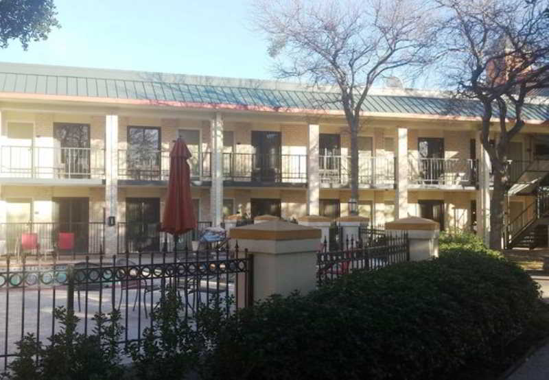 Red Roof Inn Plus+ Dallas - アディスン エクステリア 写真